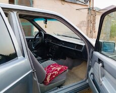 Mercedes 190, 1990 il