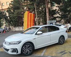Volkswagen E bora, 2021 il