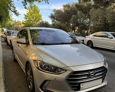 Hyundai Elantra, 2017 il