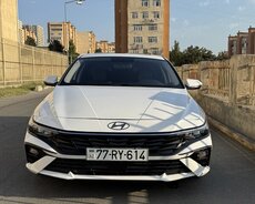 Hyundai Elantra, 2024 il