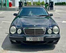 Mercedes E 240, 2001 il