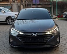 Hyundai Elantra 2019, 2019 il