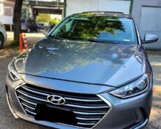 Hyundai Elantra, 2017 il