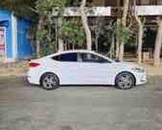 Hyundai Elantra, 2017 il