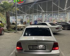 Opel Vektra, 2000 il