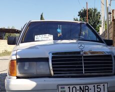 Mercedes 190, 1990 il