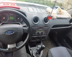 Ford Fusion, 2010 il