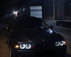 BMW 528, 2000 il