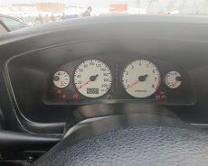 Nissan Pathfinder, 2002 il