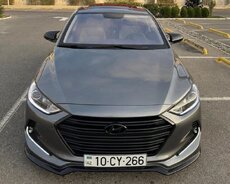 Hyundai Elantra, 2018 il