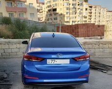 Hyundai Elantra, 2018 il