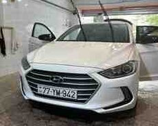 Hyundai Elantra, 2017 il