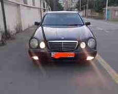 Mercedes E 220, 2001 il