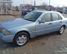 Mercedes E220, 1993 il