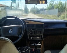 Mercedes 190, 1990 il