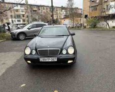 Mercedes E 200, 2000 il