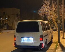 Toyota Hiace, 1990 il