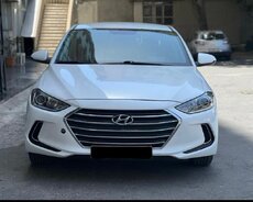 Hyundai Elantra, 2017 il