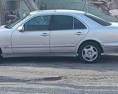 Mercedes E 200, 2001 il