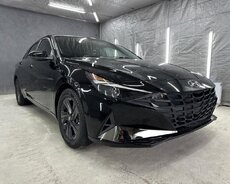 Hyundai Elantra, 2022 il