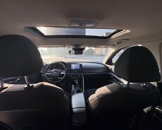 Hyundai ELANTRA, 2021 il