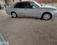 Mercedes E 220, 1999 il