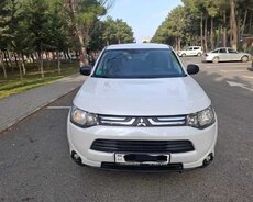 Mitsubishi Outlander, 2013 il