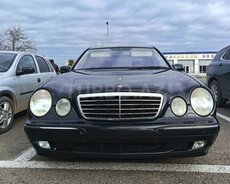 Mercedes E320, 2000 il