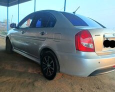 Hyundai Accent, 2010 il