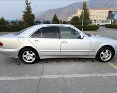 Mercedes E 200, 2000 il