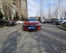 Hyundai Elantra, 2018 il