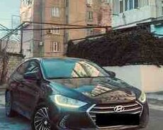 Hyundai Elantra, 2016 il