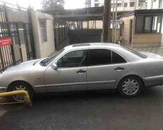 Mercedes E 240, 1998 il