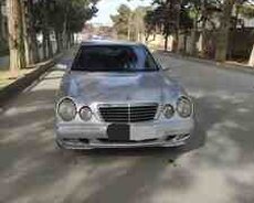 Mercedes E 220, 2001 il