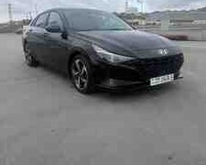 Hyundai Elantra, 2022 il