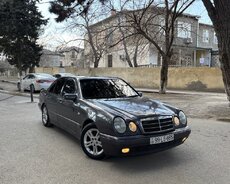 Mercedes E240, 1999 il