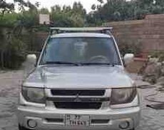Mitsubishi Pajero io, 2001 il