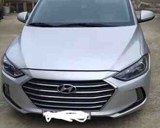 Hyundai Elantra, 2017 il