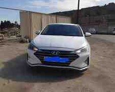 Hyundai Elantra, 2018 il