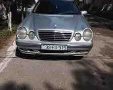 Mercedes E 220, 2000 il