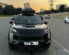 Mitsubishi Outlander, 2023 il