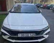 Hyundai Elantra, 2025 il