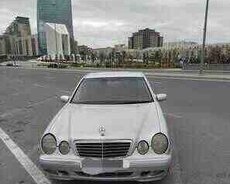 Mercedes E 220, 2001 il