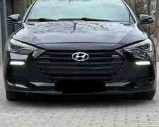 Hyundai Elantra, 2017 il