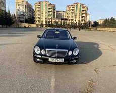 Mercedes E 240, 2004 il