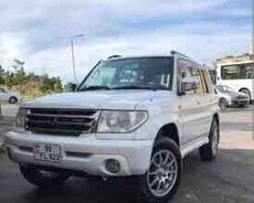 Mitsubishi Pajero, 2000 il