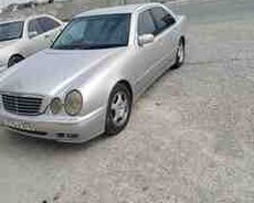 Mercedes E 240, 2001 il