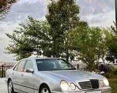 Mercedes E 220, 2001 il