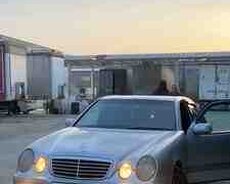 Mercedes E 200, 2000 il