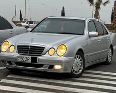 Mercedes E220, 2001 il